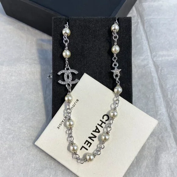 Auth Chanel NWT Pearl & Strass CC Choker with Star Accents - Picture 2 of 5